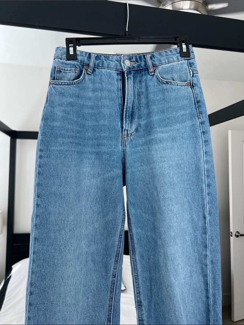 H&M Light Blue Straight-Leg Jeans